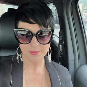 Meet your Posher, Ashley